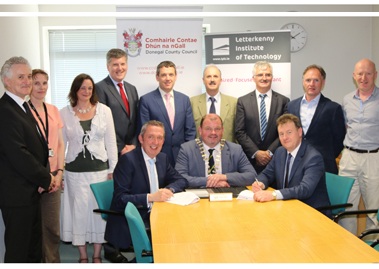 Cllr. Ciaran Brogan, Cathaoirleach, Donegal County Council with Seamus Neely, Chief Executive, Donegal County Council and Paul Hannigan, President of Letterkenny Institute of Technology (LYIT), signing a 5-year memorandum of understanding on behalf of both organisations on Wednesday along with members of the executive board at LYIT and senior staff from Donegal County Council.