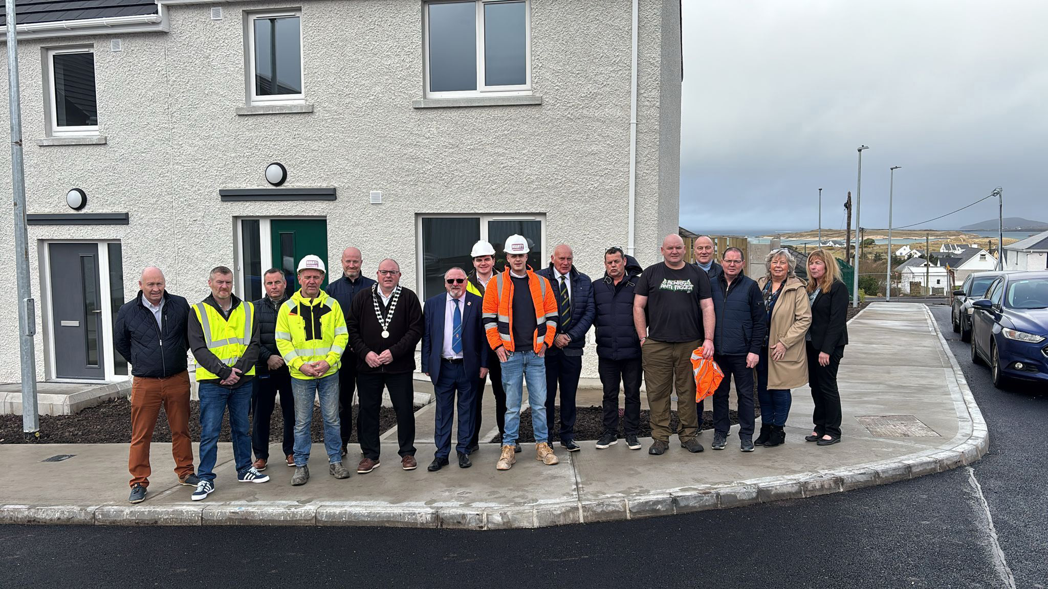 Cathaoirleach of Na Gleannta Municipal District Cllr Michael McClafferty pictured with Elected members of Na Gleannta MD, Michael Friel Architects, Roarty Developments Ltd and Donegal County Council staff representatives during their recent visit to the new Council Housing Estate at Radharc an Oileáin, Gaoth Dobhair