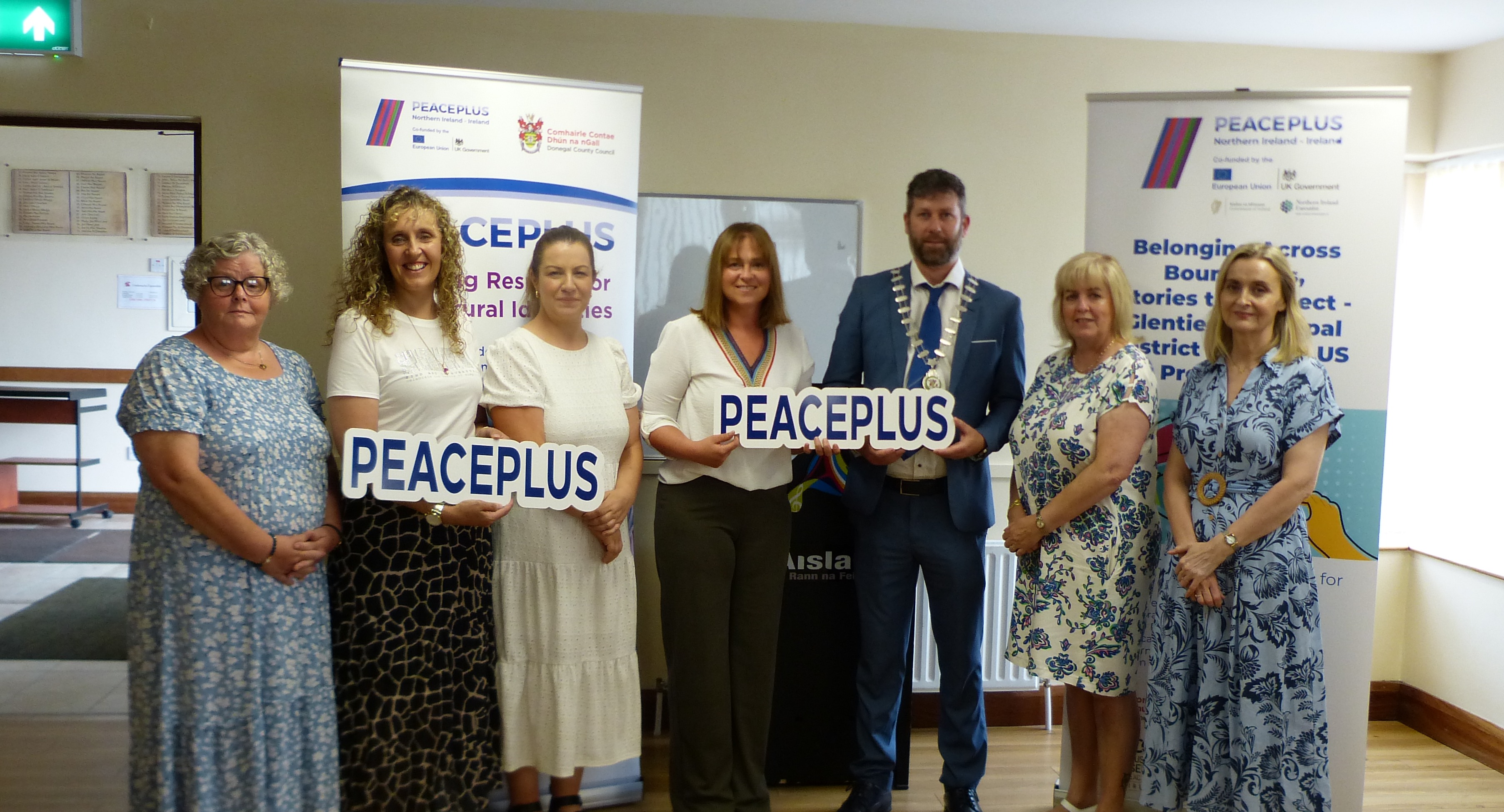 Pictured at the launch of the new PEACEPLUS programme, “Belonging Across Boundaries - Stories to Connect”; L-R Mary Logue (Project Participant), Martina Ní Chanainn, (Údarás na Gaeltachta), Roseann Ní Ghallachóir (CDP Na Rosann), Pauline Smyth (PEACEPLUS Co-ordinator, Donegal County Council), Cllr Donal Mandy Kelly, Leas-Chathaoirleach (Donegal County Council), Sally Rodgers (CSEI Project Co-Ordinator), Sheila Greene (CSEI Project Manager)
