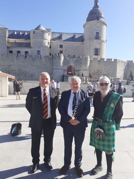 Cllr. Martin Harley, Donegal County Council pictured with Eddie Crawford and Daithi O Mordha, Red Hugh O’Donnell Committee at Simancas Castle