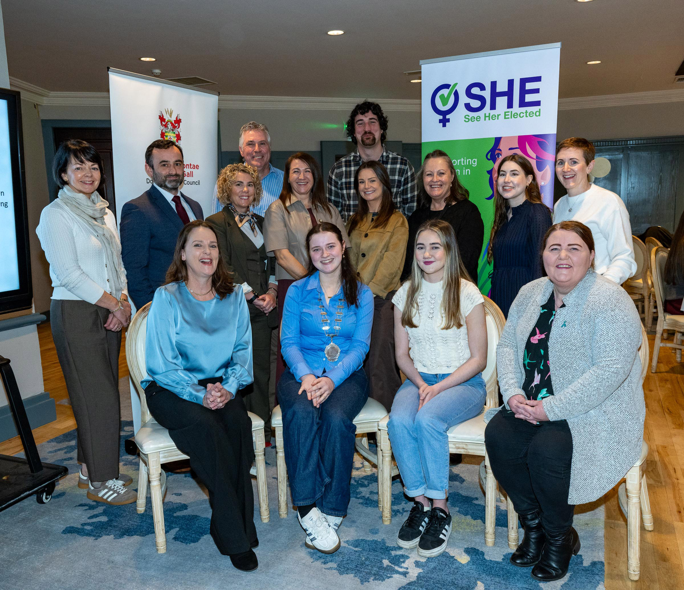 Front: Cllr Niamh Kennedy; Cassie Lambe, Mayor Donegal Youth Council; Cllr Dakota Nic Mheanman; Cllr Joy Beard. Middle: Frances Friel, DCC; Mícheál Clancy, Deputy Principal Scoil Mhuire Buncrana; Shiobaun McGee, Deputy Principal Loreto Letterkenny; Teresa Winston, TY Co-ordinator Loreto Letterkenny; Roisin Reid, TY Co-ordinator St Columba’s Stranorlar; Michelle Maher, SHE; Ruth Graham, Illustrator; Martina Tuffy, DCC. Back: Paul McGill, Area Manager DCC; Michael McDevitt, Donegal Youth Service