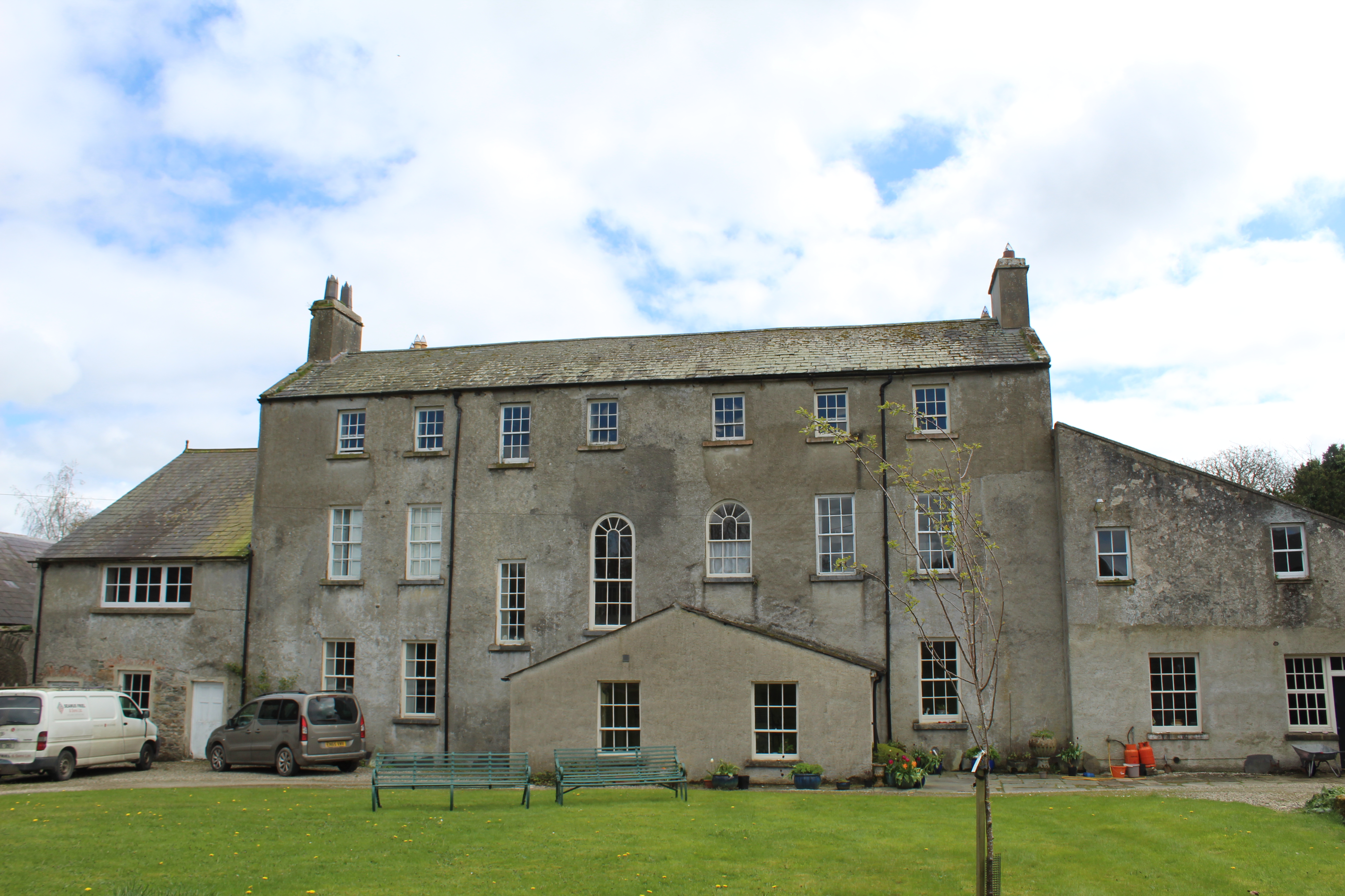 Tá Dún Stíobhaird ar cheann de na tionscadail ar éirigh leis faoi Scéim Infheistíochta don Oidhreacht Thógtha (SIOT) 2026