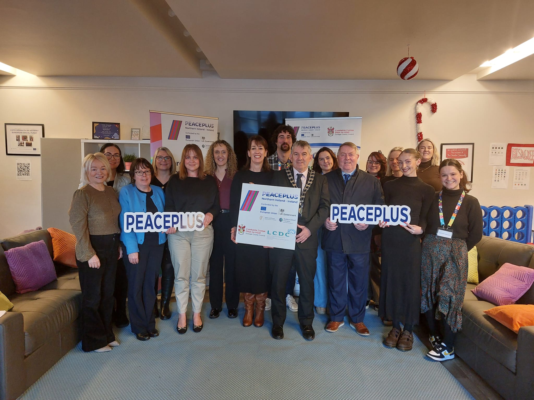 Cathaoirleach Cllr Paul Canning, Elected Members, Council Staff and Attendees at the launch of Connect to Citizenship Youth PEACEPLUS initiative